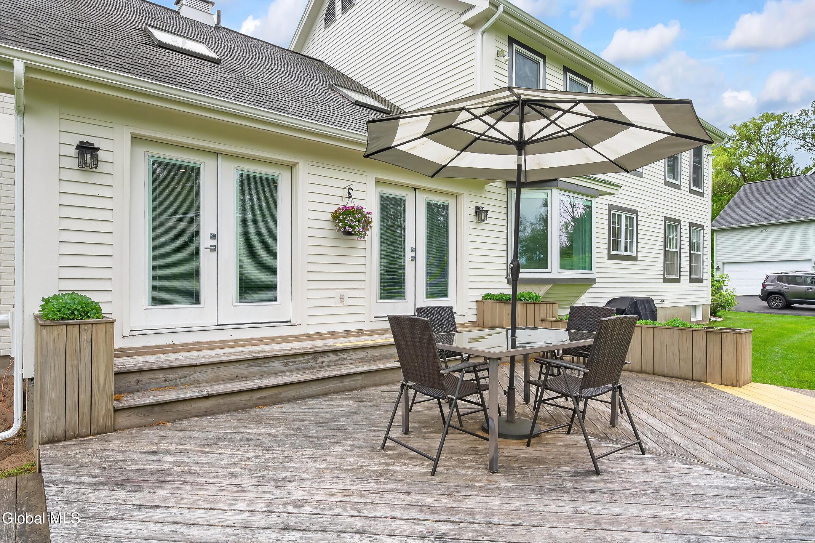 9 Owasco Court Niskayuna NY 12309