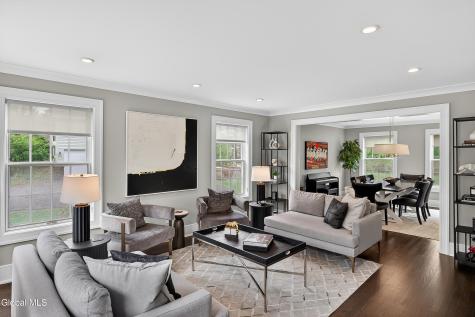 9 Owasco Court Niskayuna NY 12309