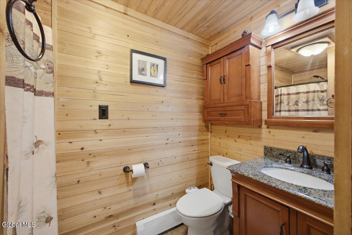 7 May Road Chestertown NY 12817