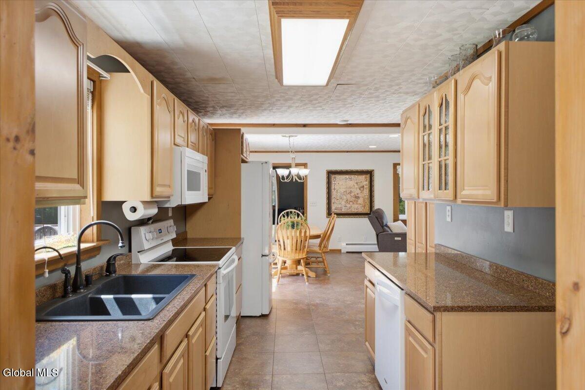 7 May Road Chestertown NY 12817