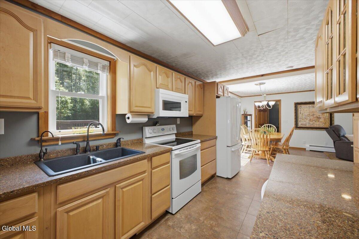 7 May Road Chestertown NY 12817