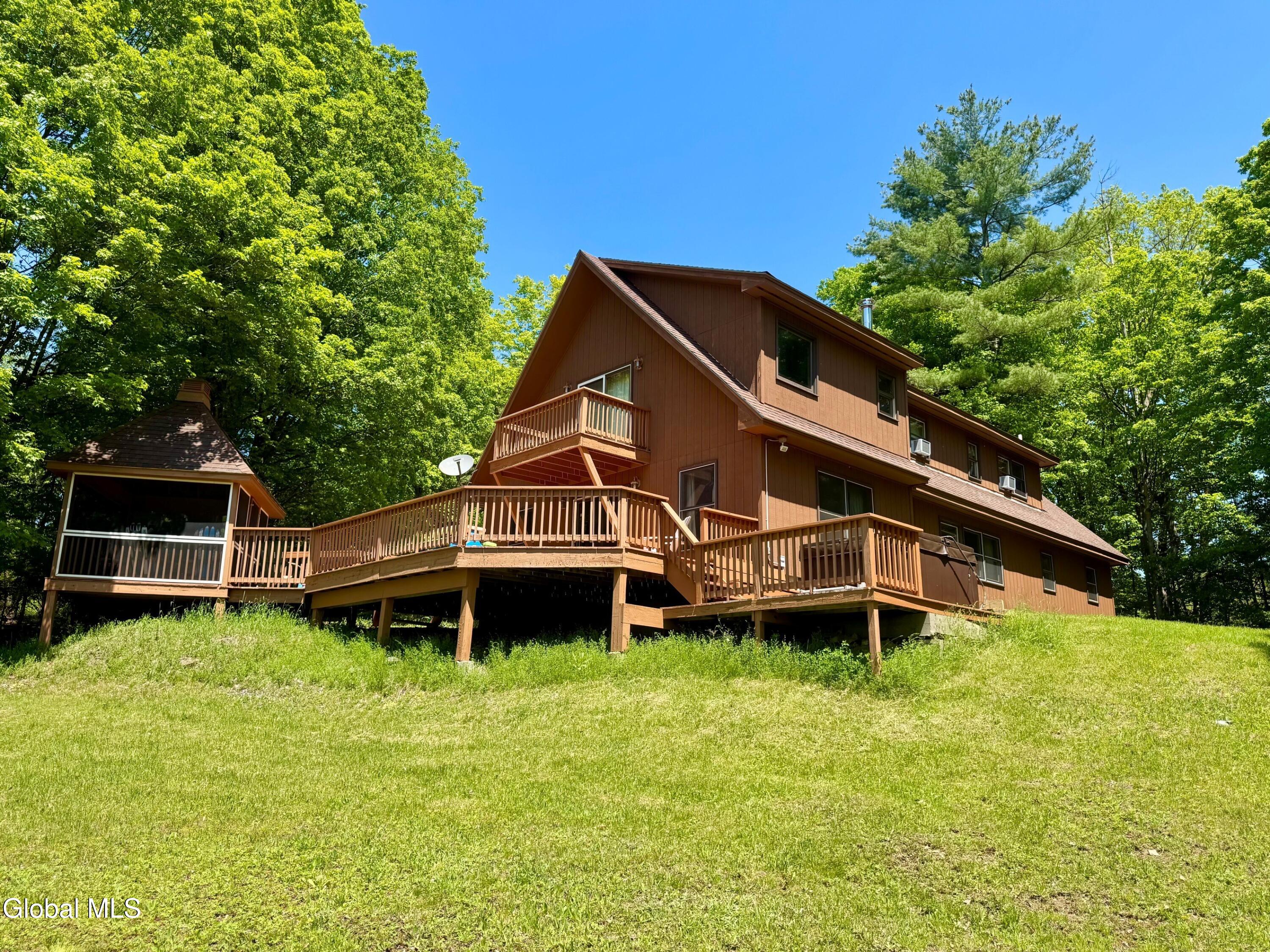 17 Ridgecrest Way Whitehall NY 12887