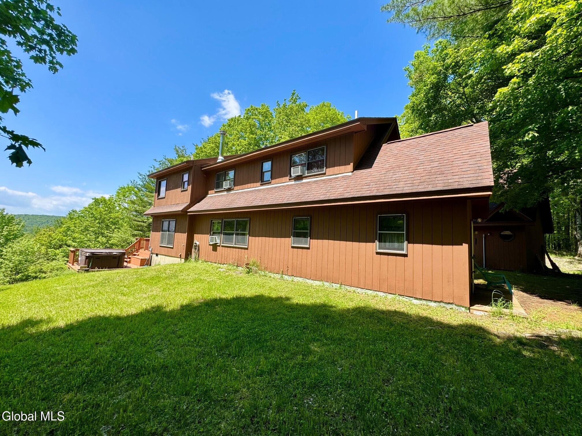 17 Ridgecrest Way Whitehall NY 12887
