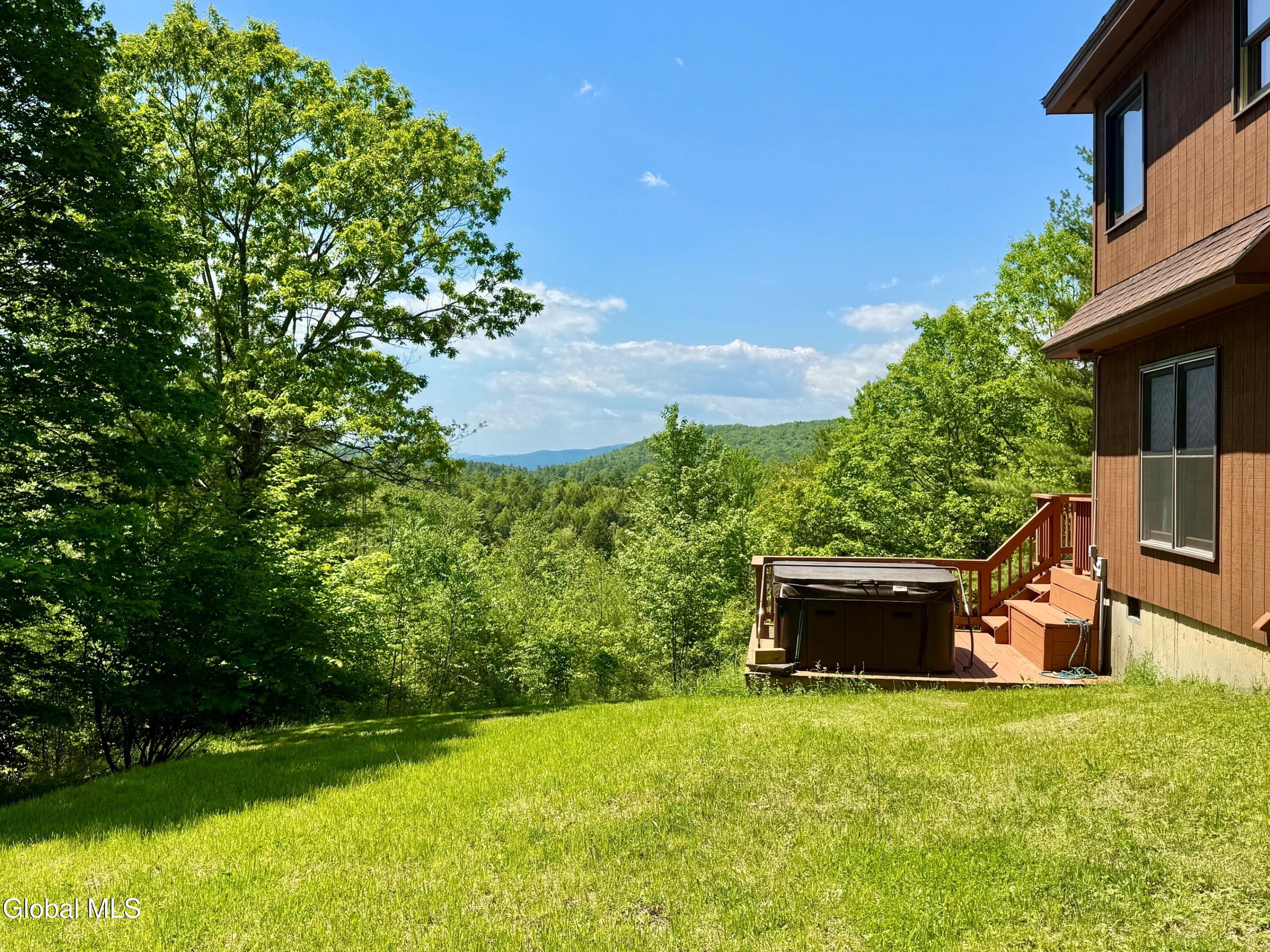 17 Ridgecrest Way Whitehall NY 12887
