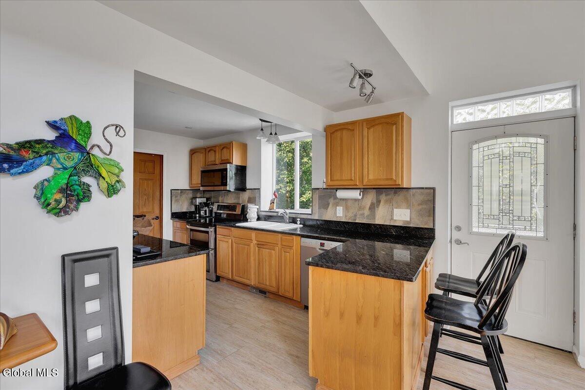107 Wilderness Way Stephentown NY 12169