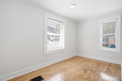 423 Bedford Road Schenectady NY 12308