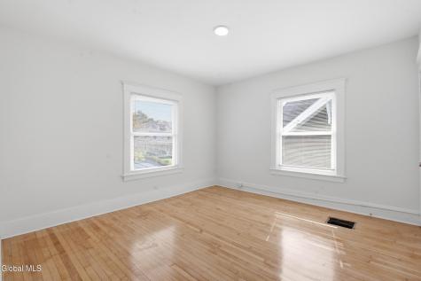 423 Bedford Road Schenectady NY 12308