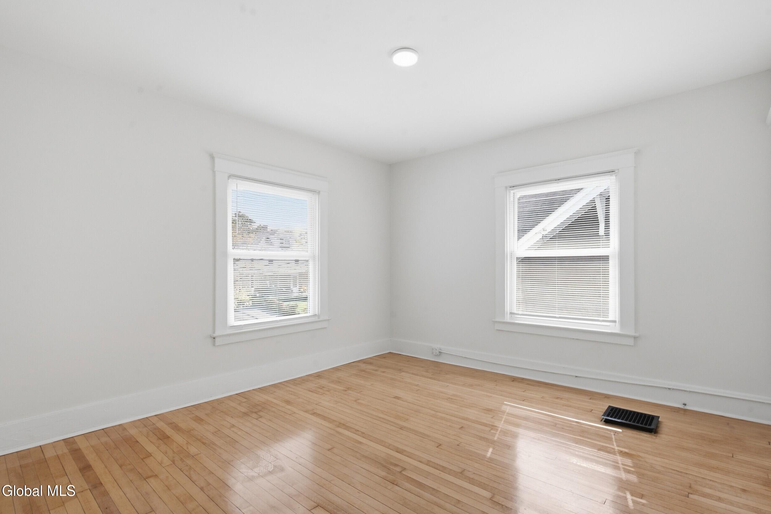 423 Bedford Road Schenectady NY 12308