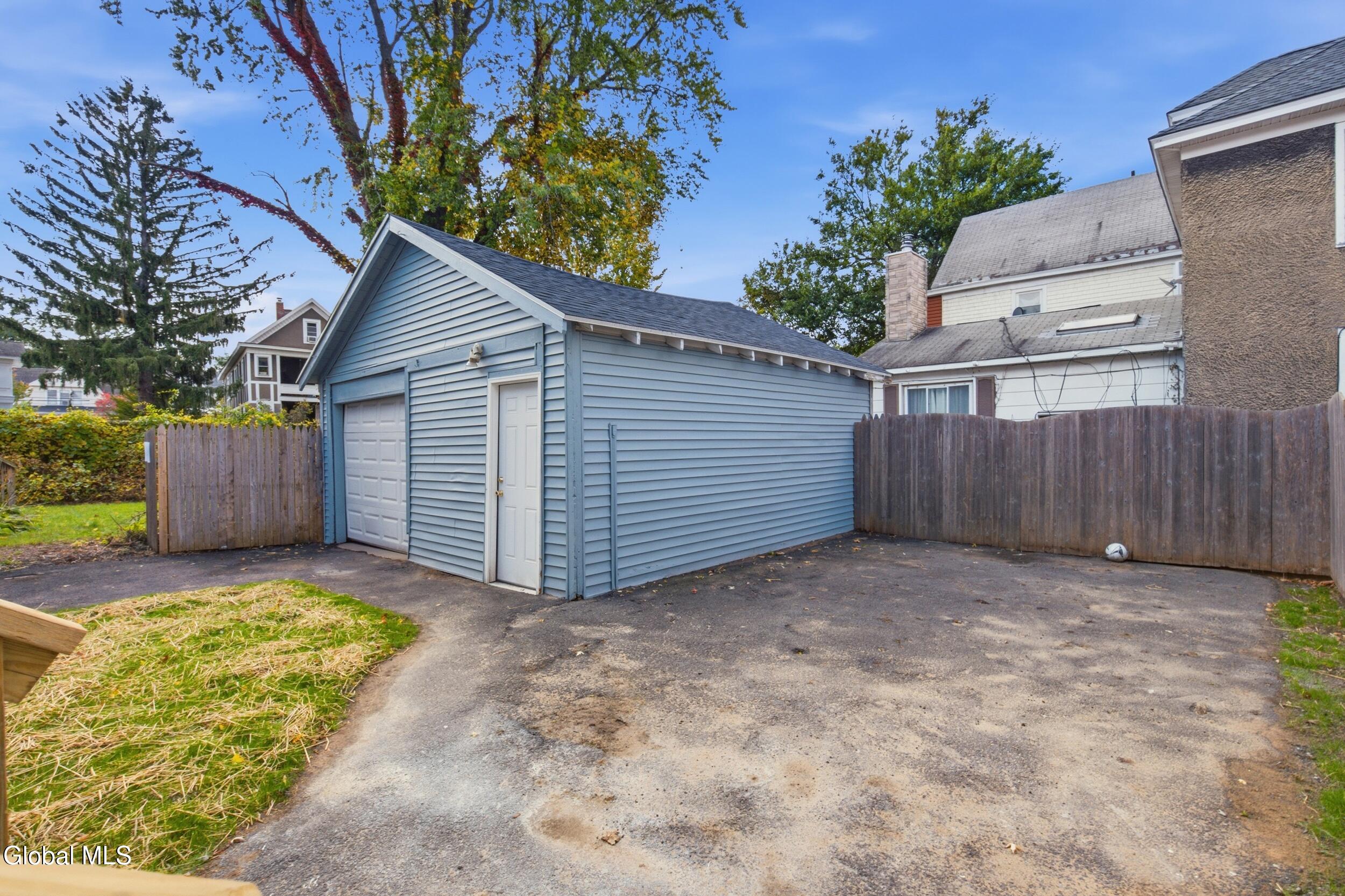 423 Bedford Road Schenectady NY 12308
