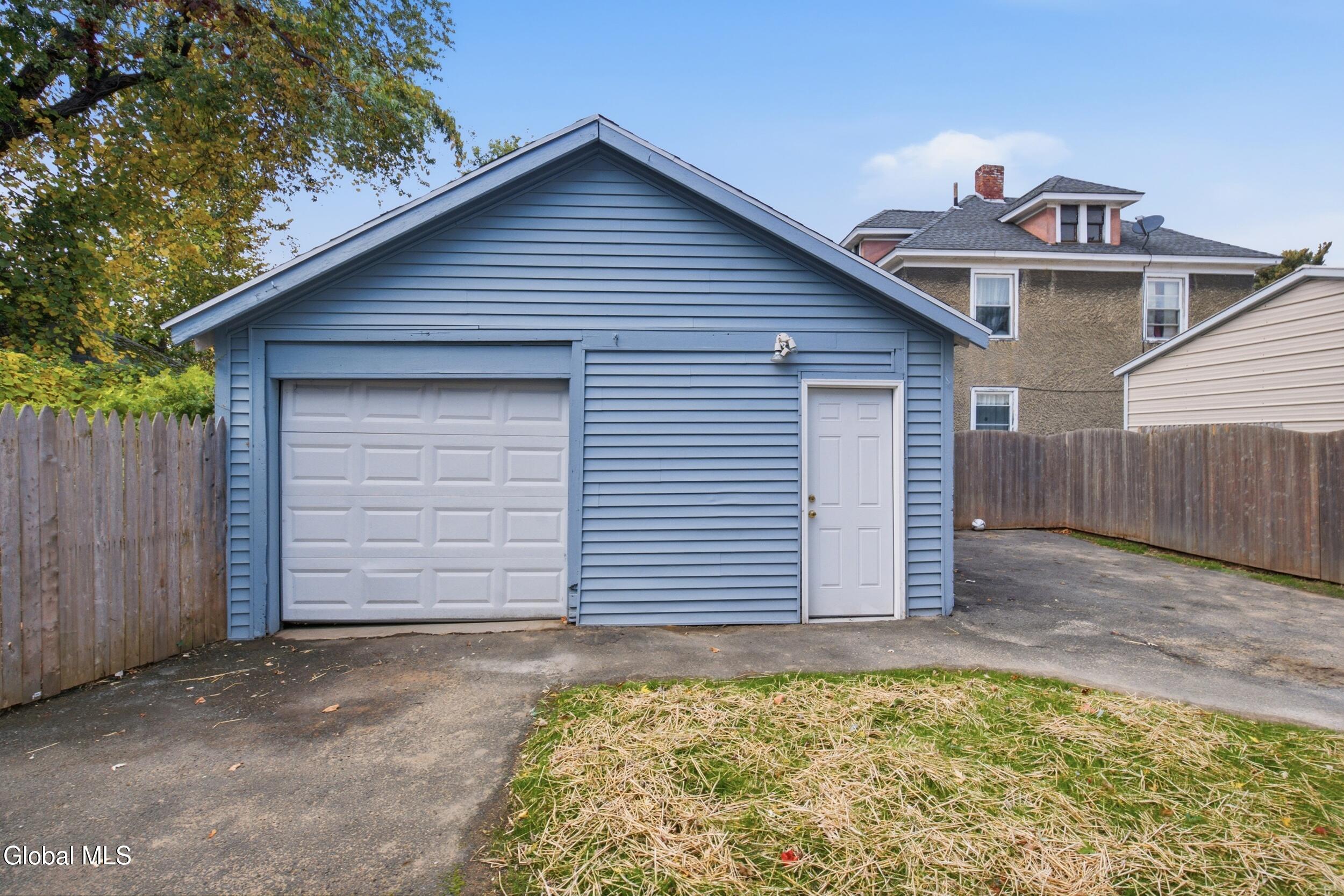 423 Bedford Road Schenectady NY 12308