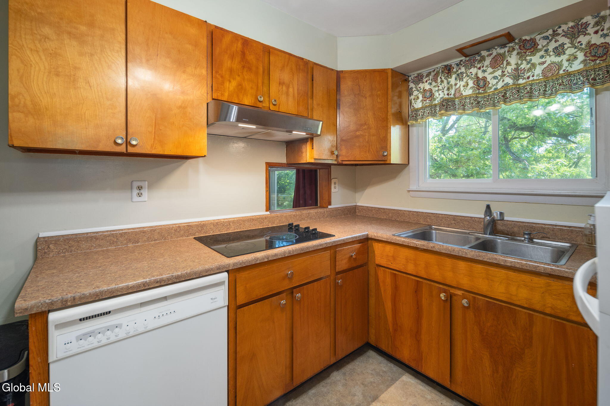1 White Birch Lane New Baltimore NY 12192
