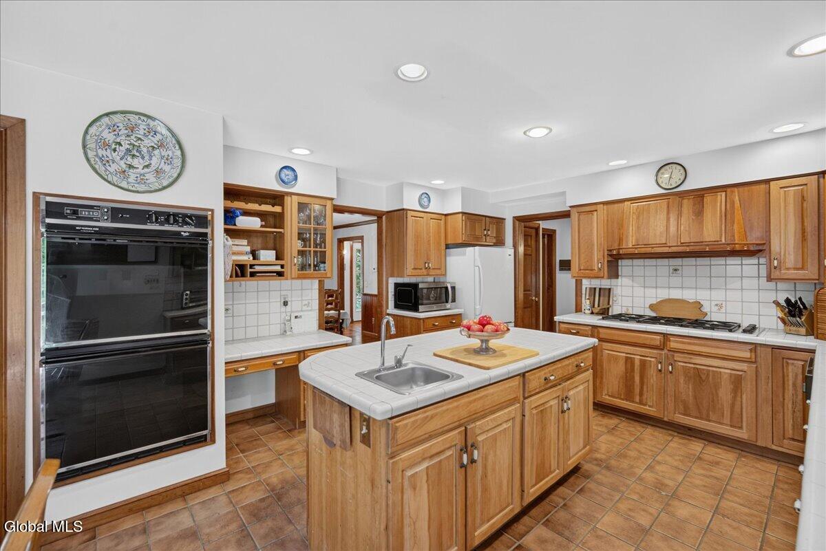 60 Hillcrest Lane Saratoga Springs NY 12866