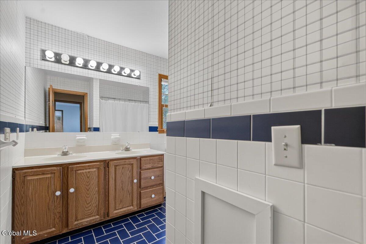 60 Hillcrest Lane Saratoga Springs NY 12866