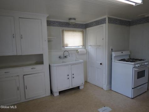 805 4th Avenue Troy NY 12182