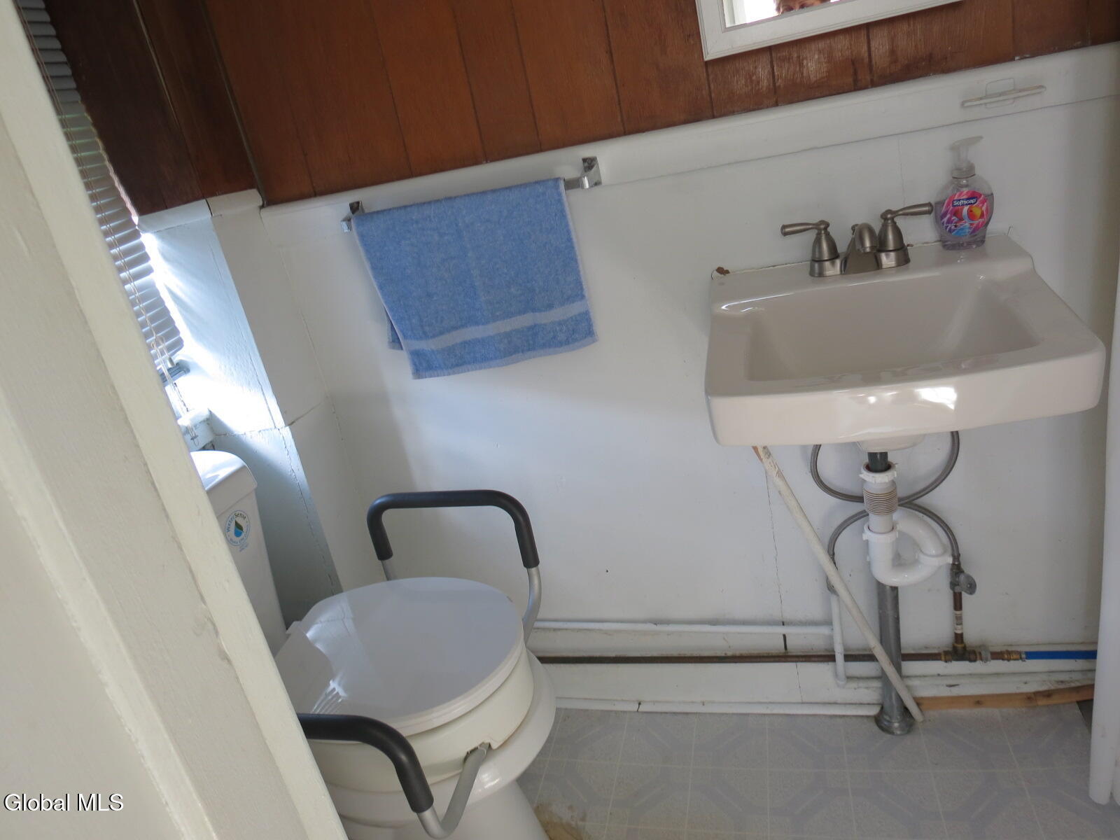 805 4th Avenue Troy NY 12182