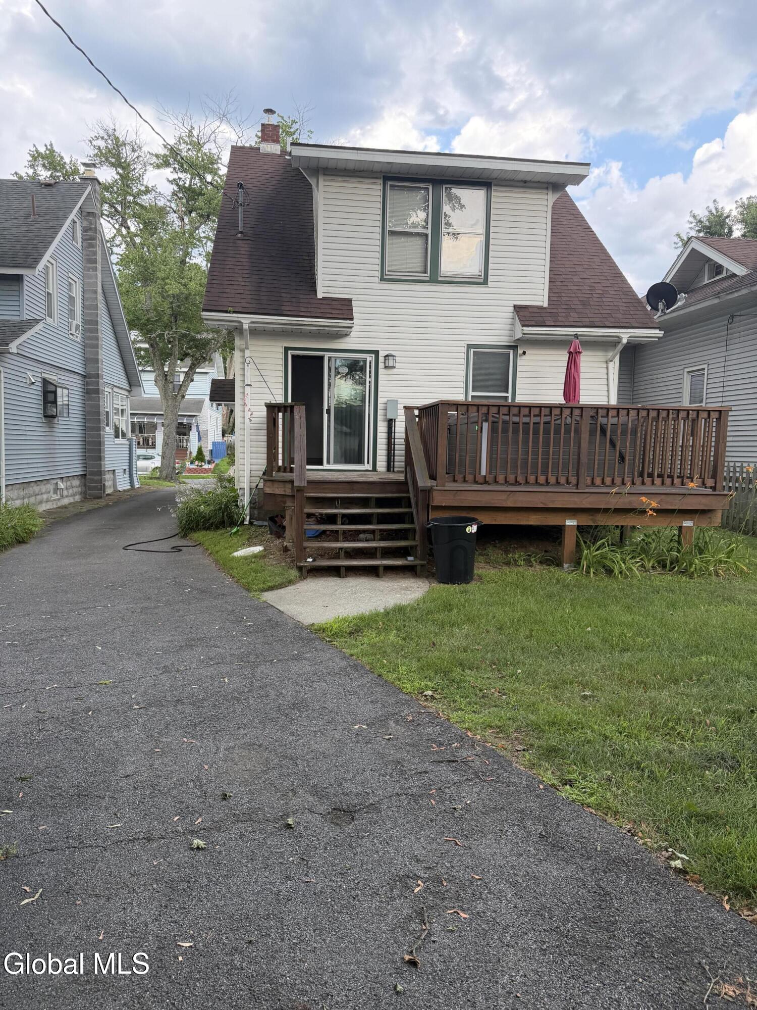 835 Dean Street Schenectady NY 12309
