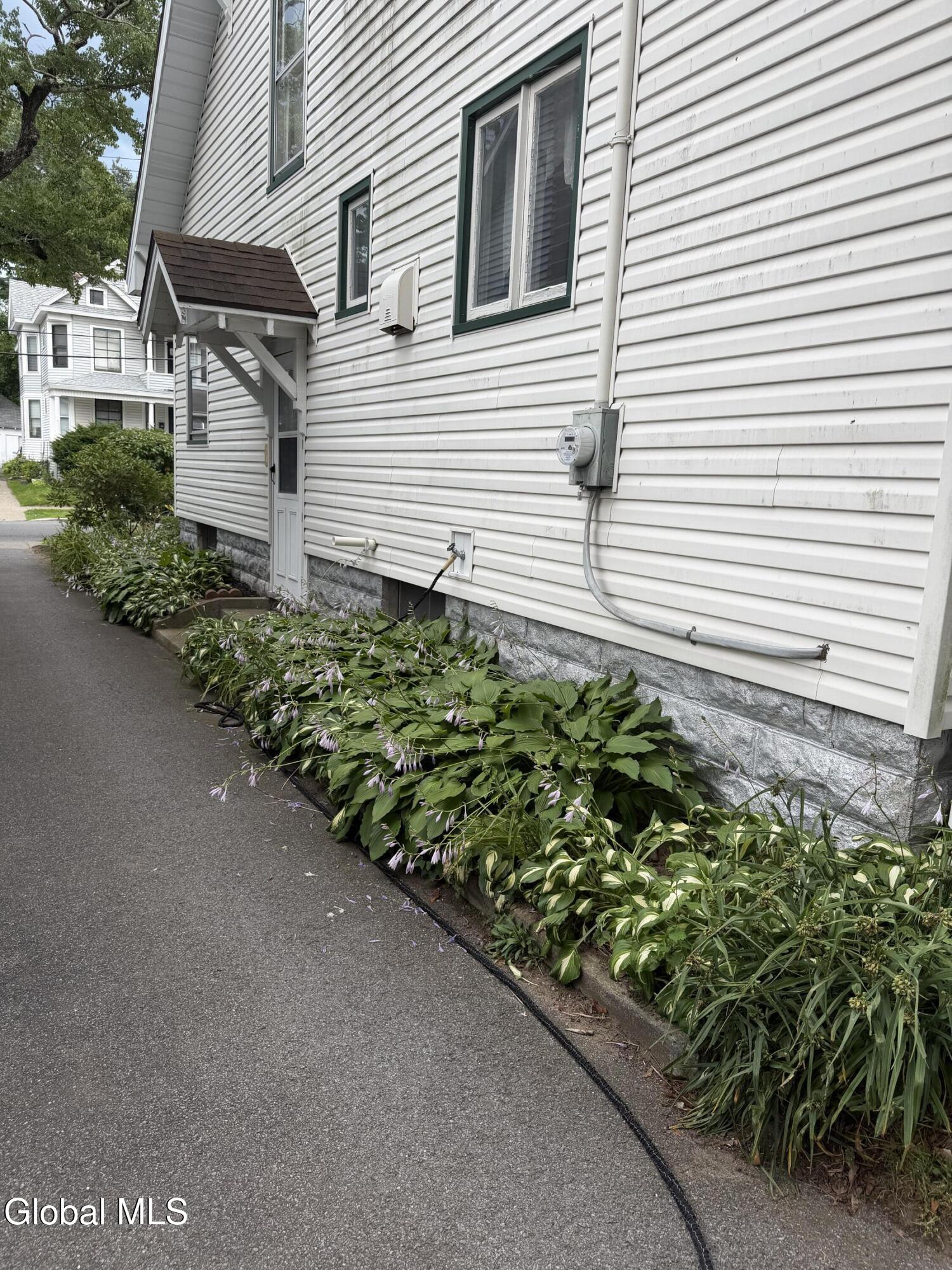 835 Dean Street Schenectady NY 12309