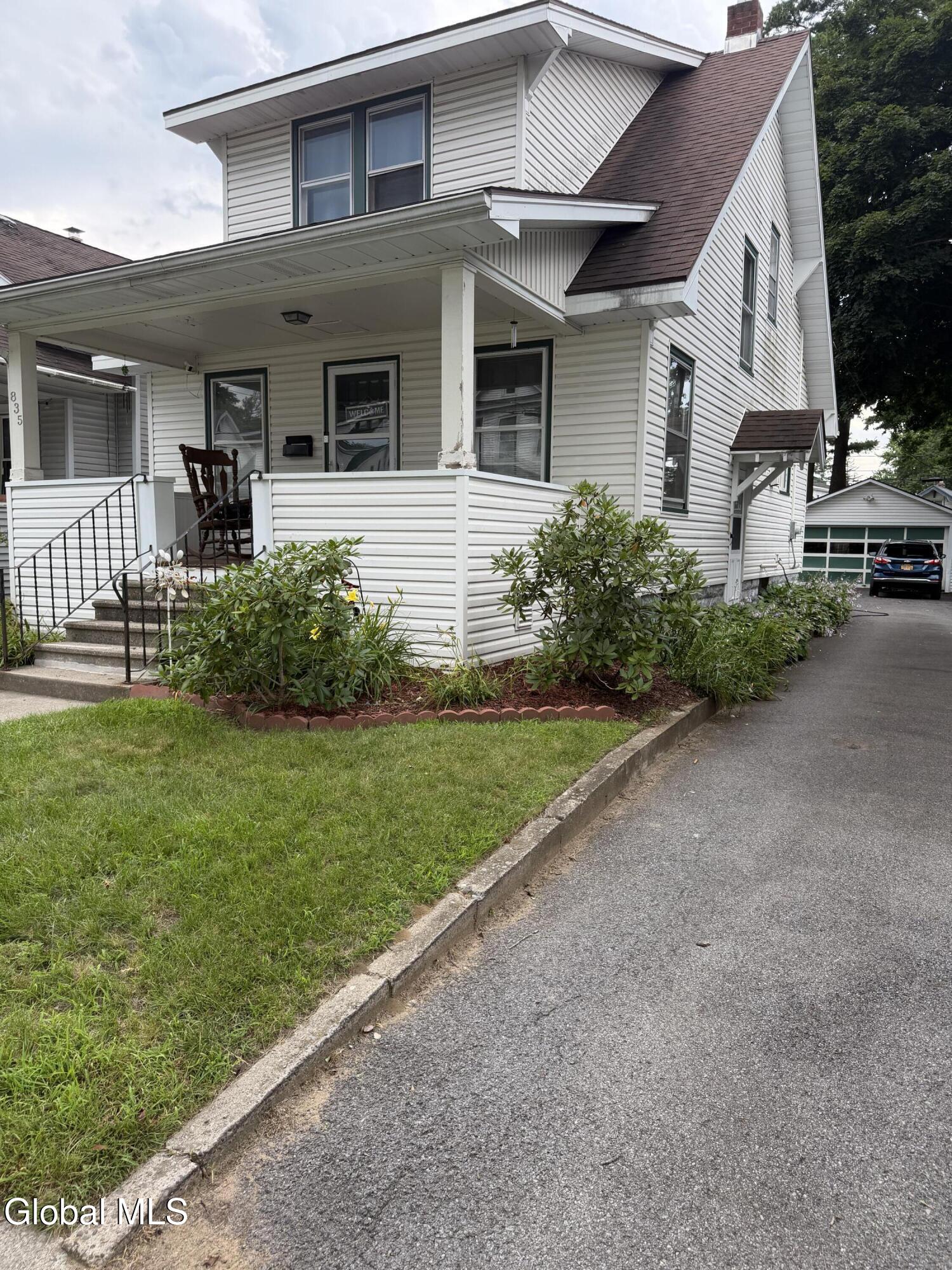 835 Dean Street Schenectady NY 12309