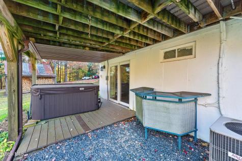 206 South Road Cropseyville NY 12052