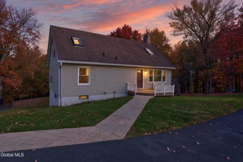 206 South Road Cropseyville NY 12052