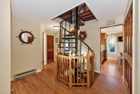 206 South Road Cropseyville NY 12052