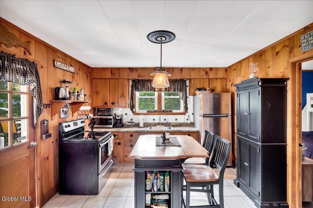 1475 N Shore Road Day NY 12835