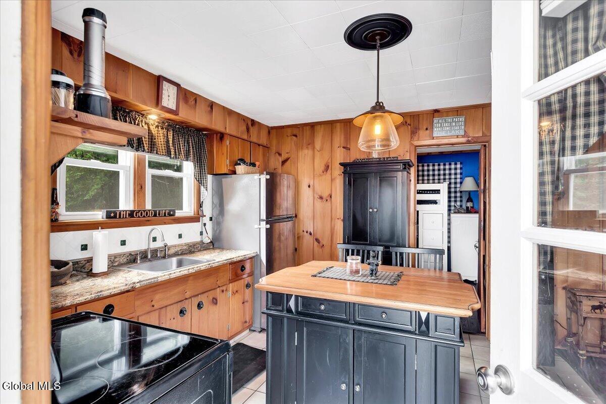 1475 N Shore Road Day NY 12835