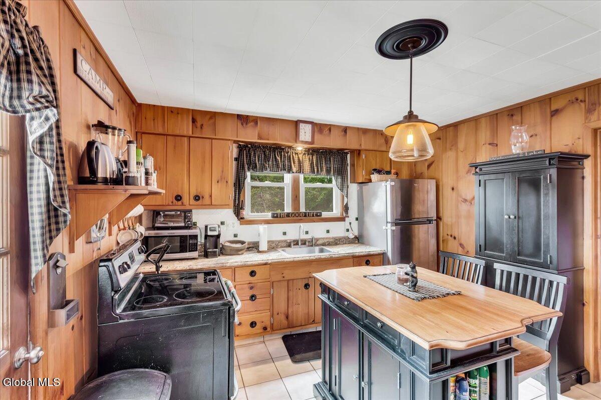 1475 N Shore Road Day NY 12835