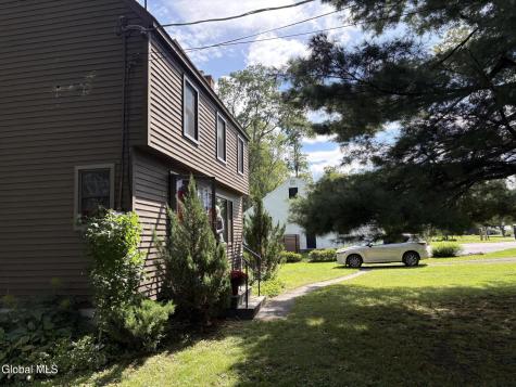 272 Brandle Road Altamont NY 12009