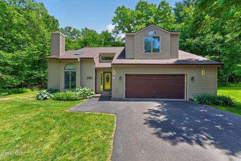 15 Arbor Lane Clifton Park NY 12065