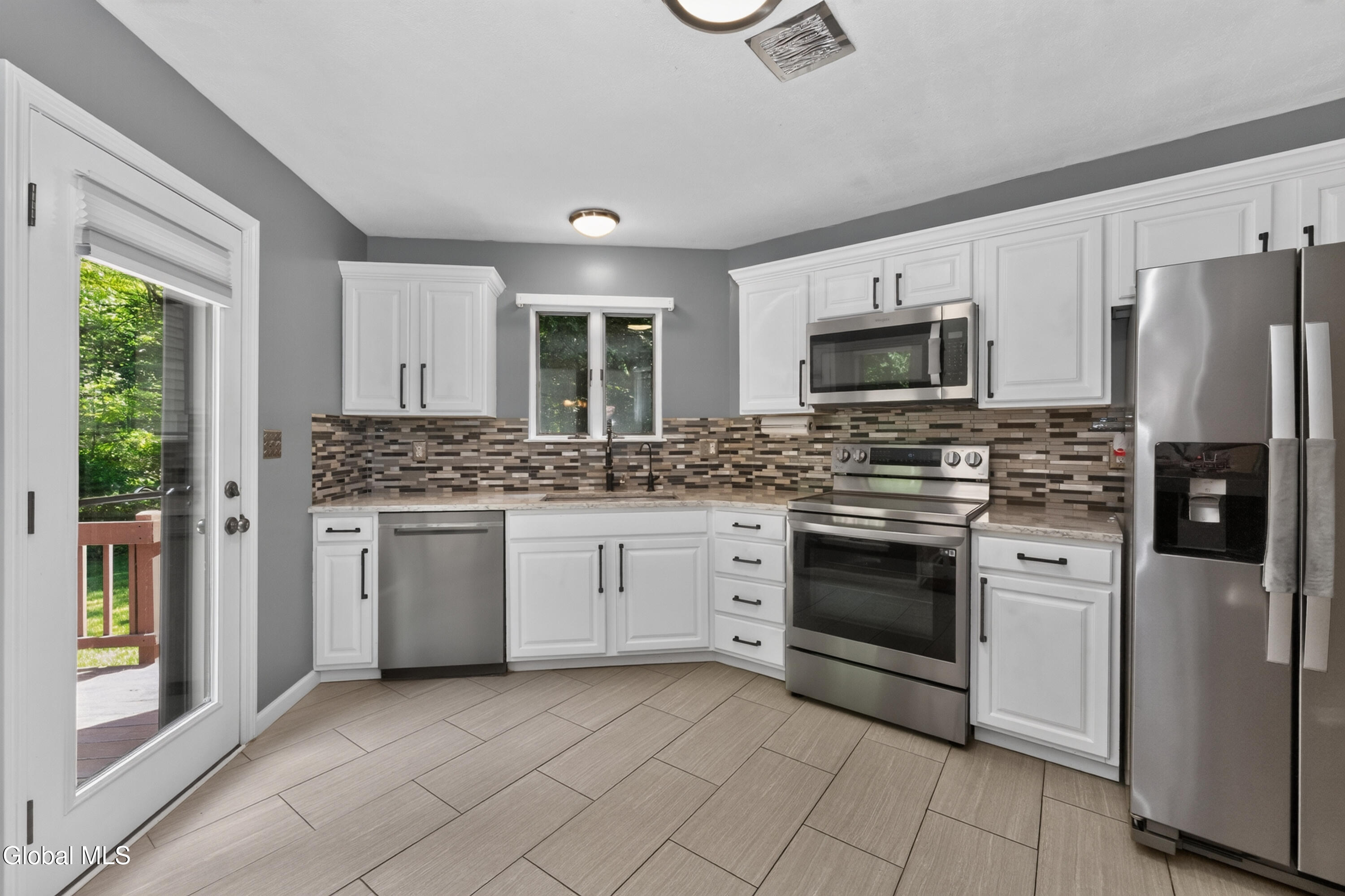 15 Arbor Lane Clifton Park NY 12065