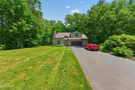 15 Arbor Lane Clifton Park NY 12065