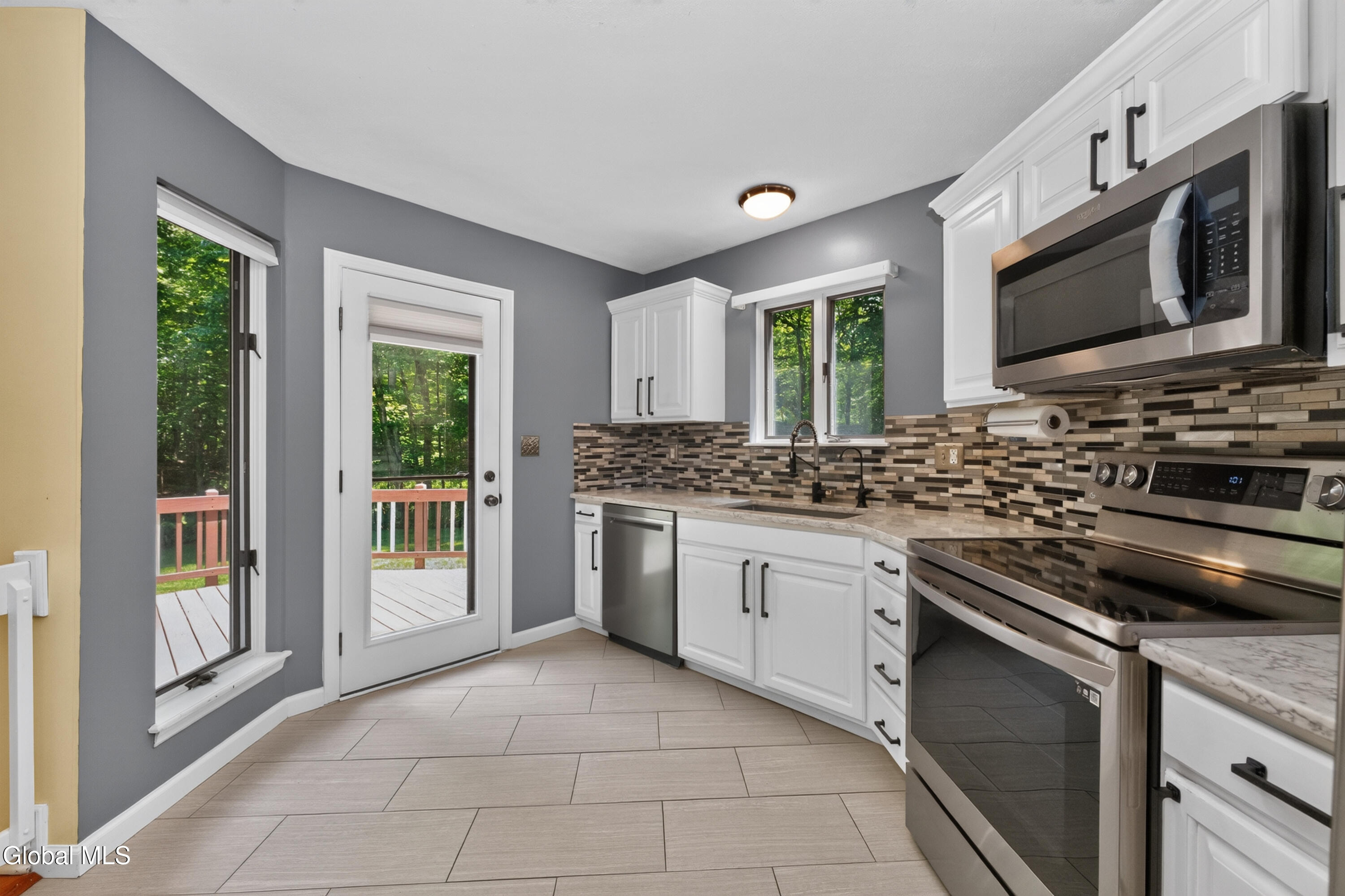 15 Arbor Lane Clifton Park NY 12065