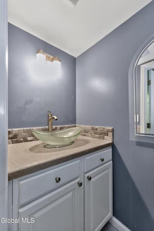 15 Arbor Lane Clifton Park NY 12065