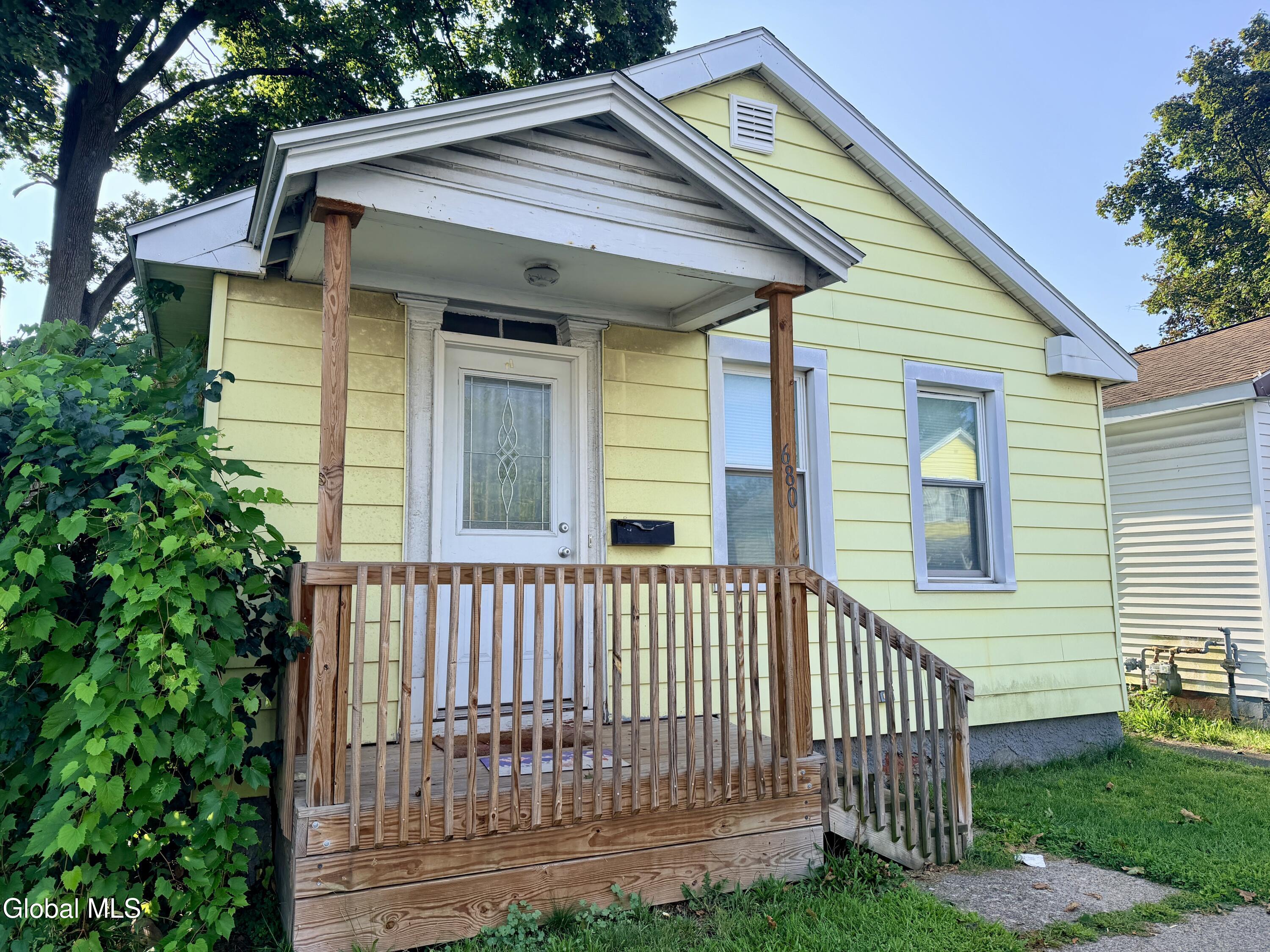 680 5th Avenue Troy NY 12182