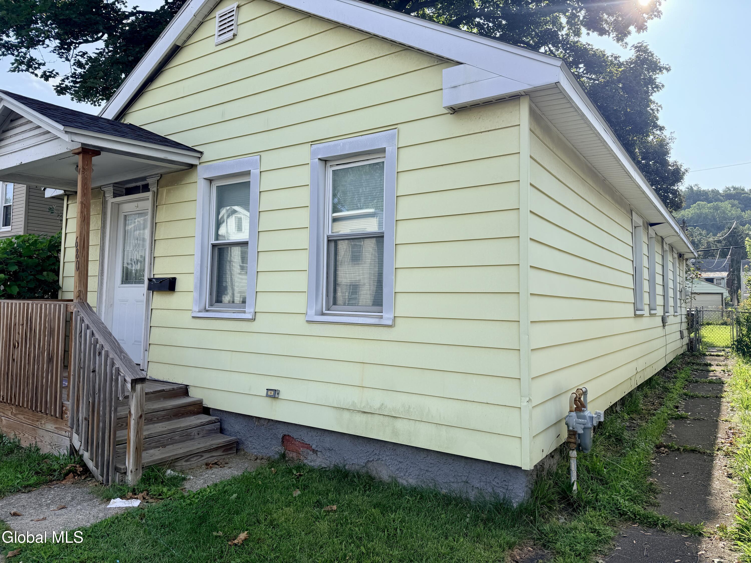 680 5th Avenue Troy NY 12182