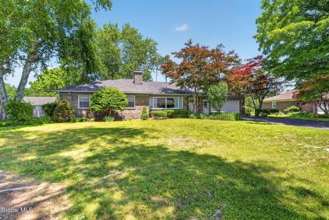 10 Willo Lane Loudonville NY 12211