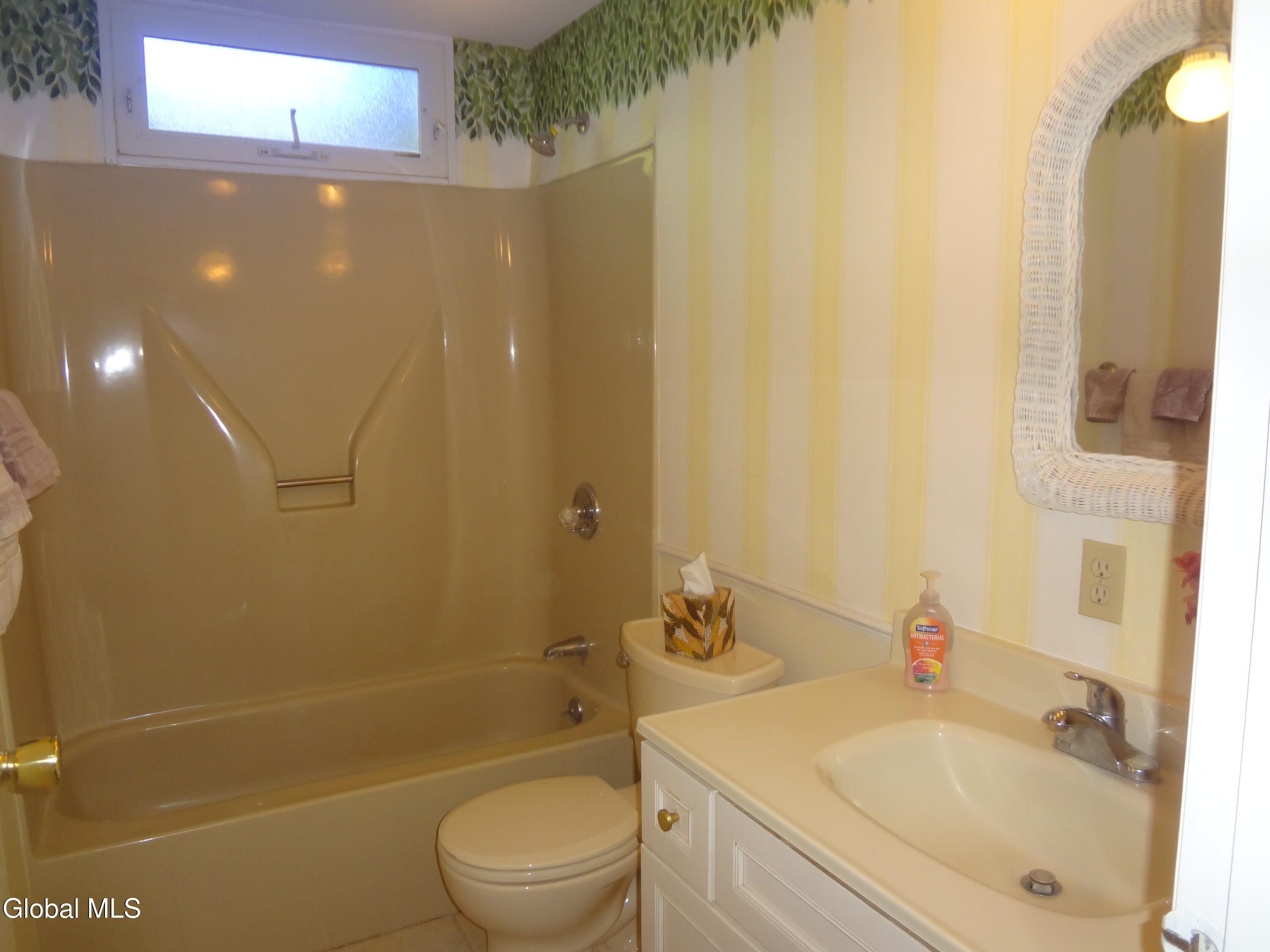 21A Woodcliffe Drive Clifton Park NY 12065