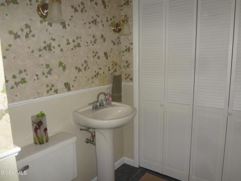 21A Woodcliffe Drive Clifton Park NY 12065