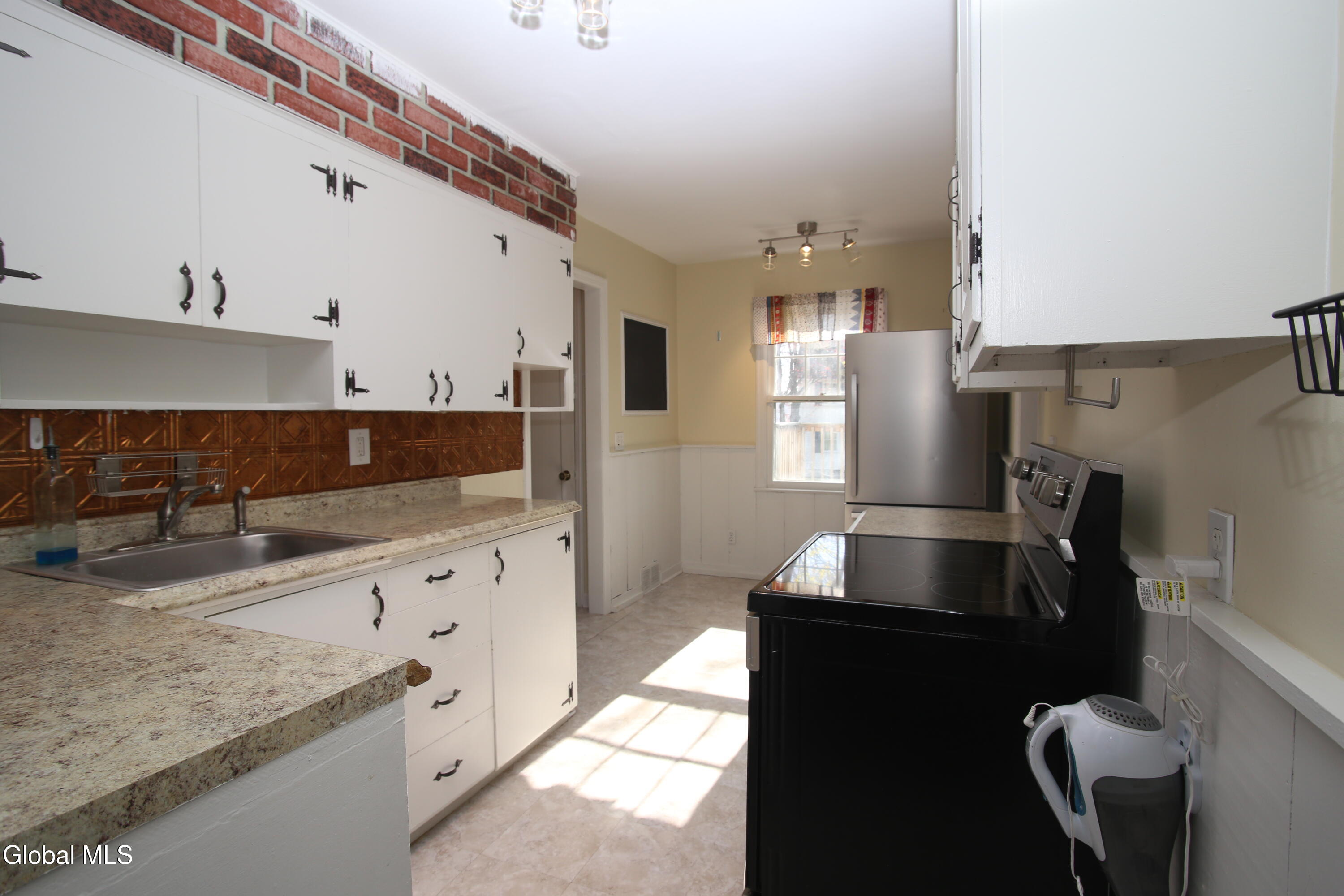 1 Western Avenue Feura Bush NY 12067