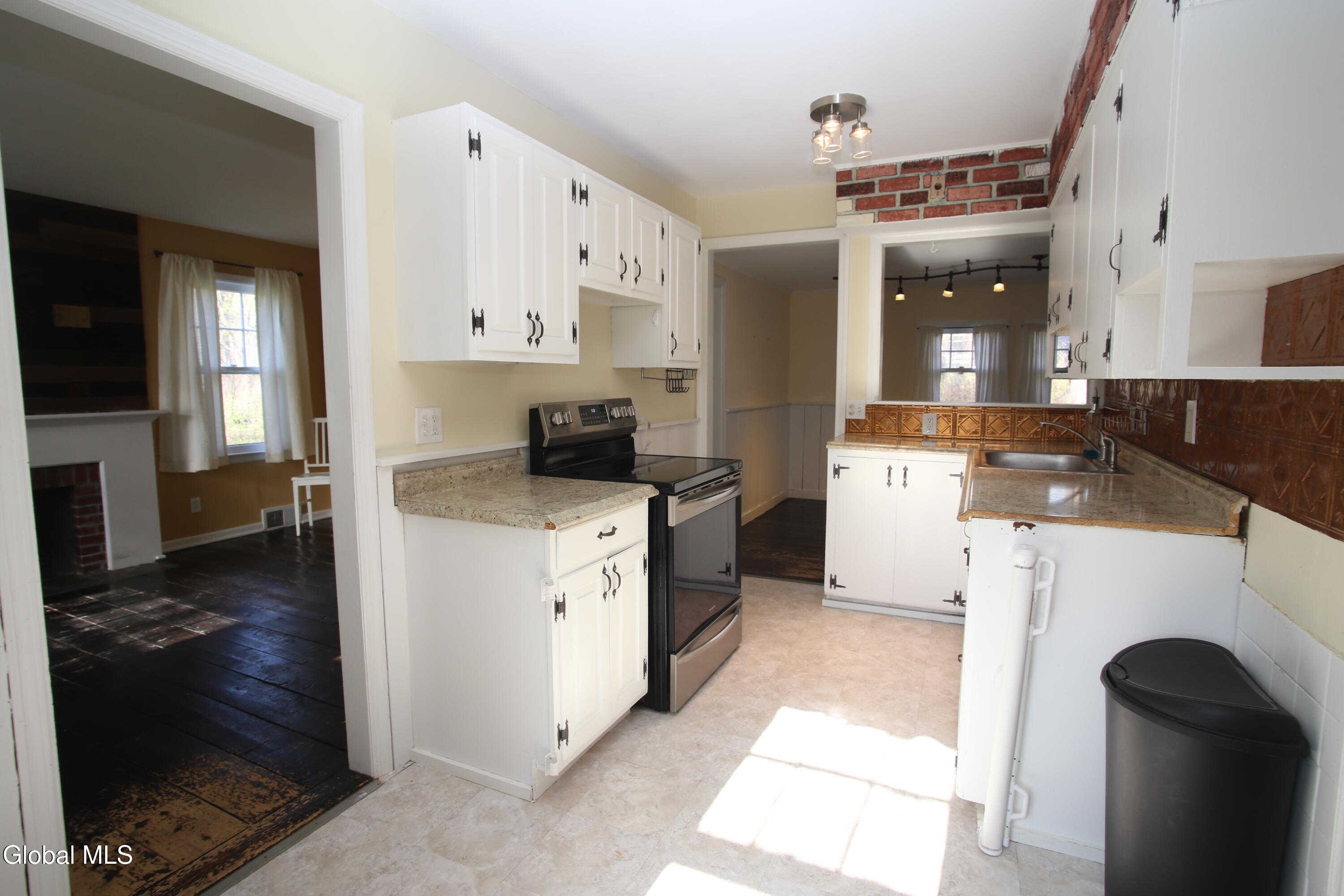 1 Western Avenue Feura Bush NY 12067