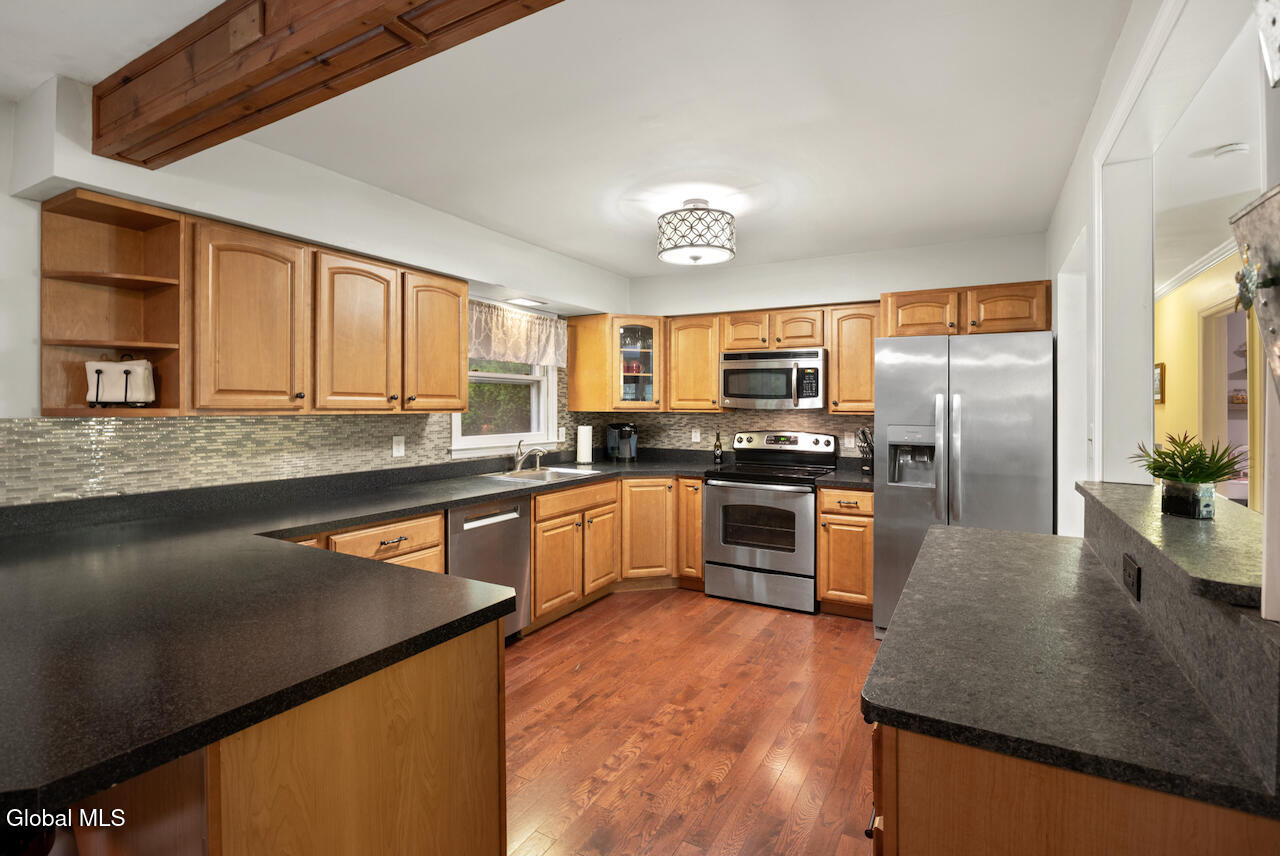 7 Glenwood Drive Saratoga Springs NY 12866