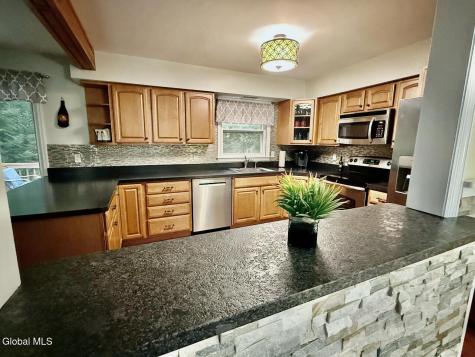 7 Glenwood Drive Saratoga Springs NY 12866