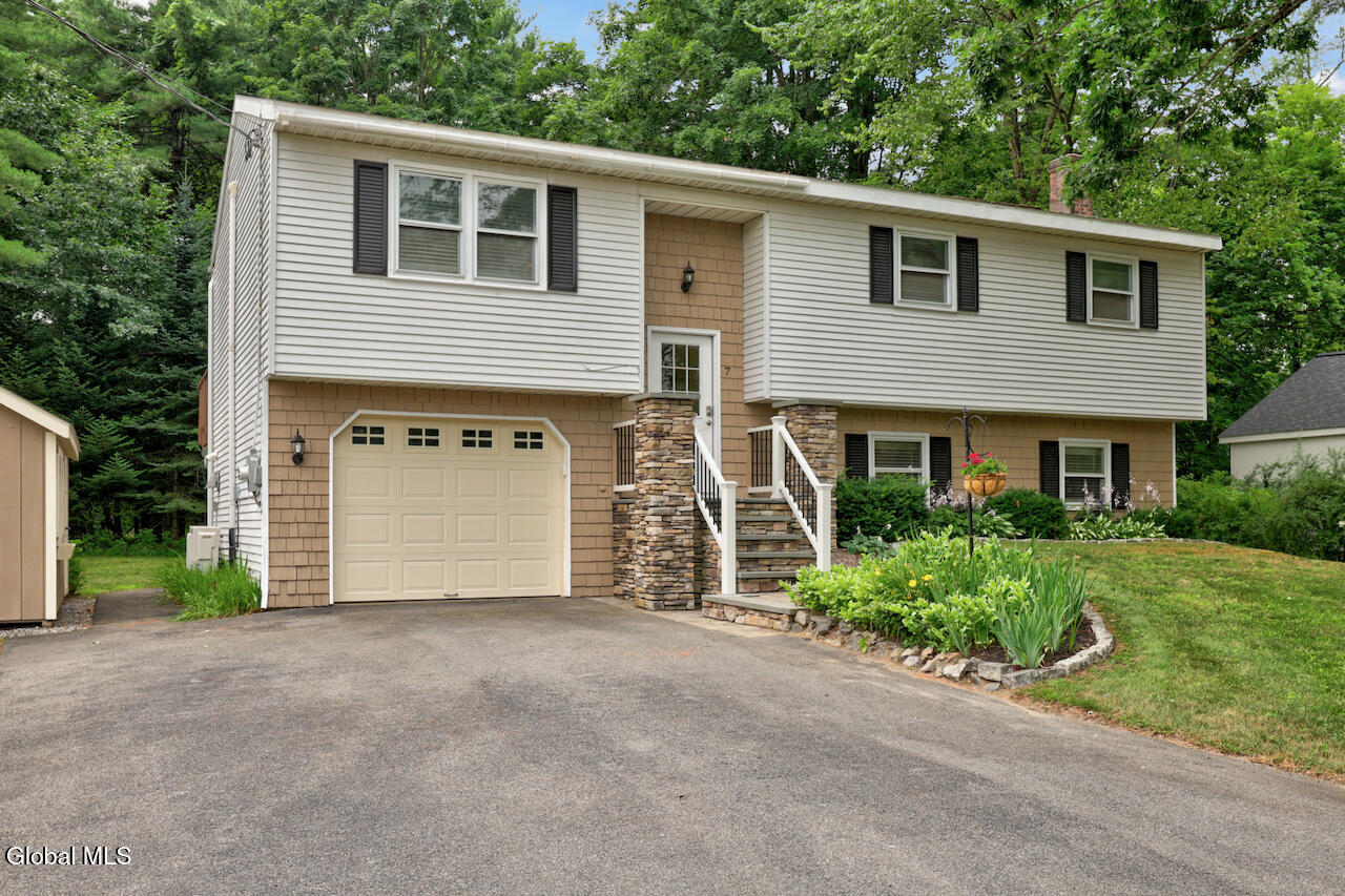 7 Glenwood Drive Saratoga Springs NY 12866