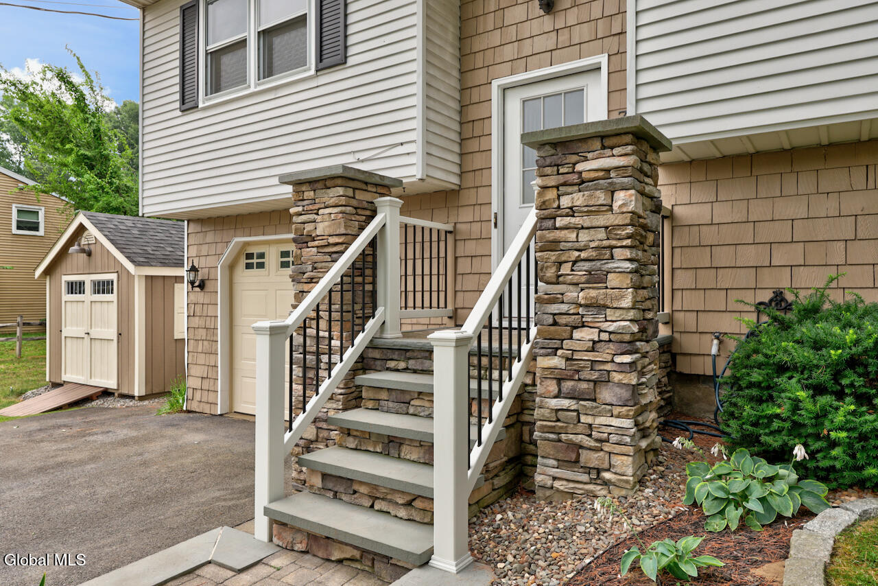 7 Glenwood Drive Saratoga Springs NY 12866
