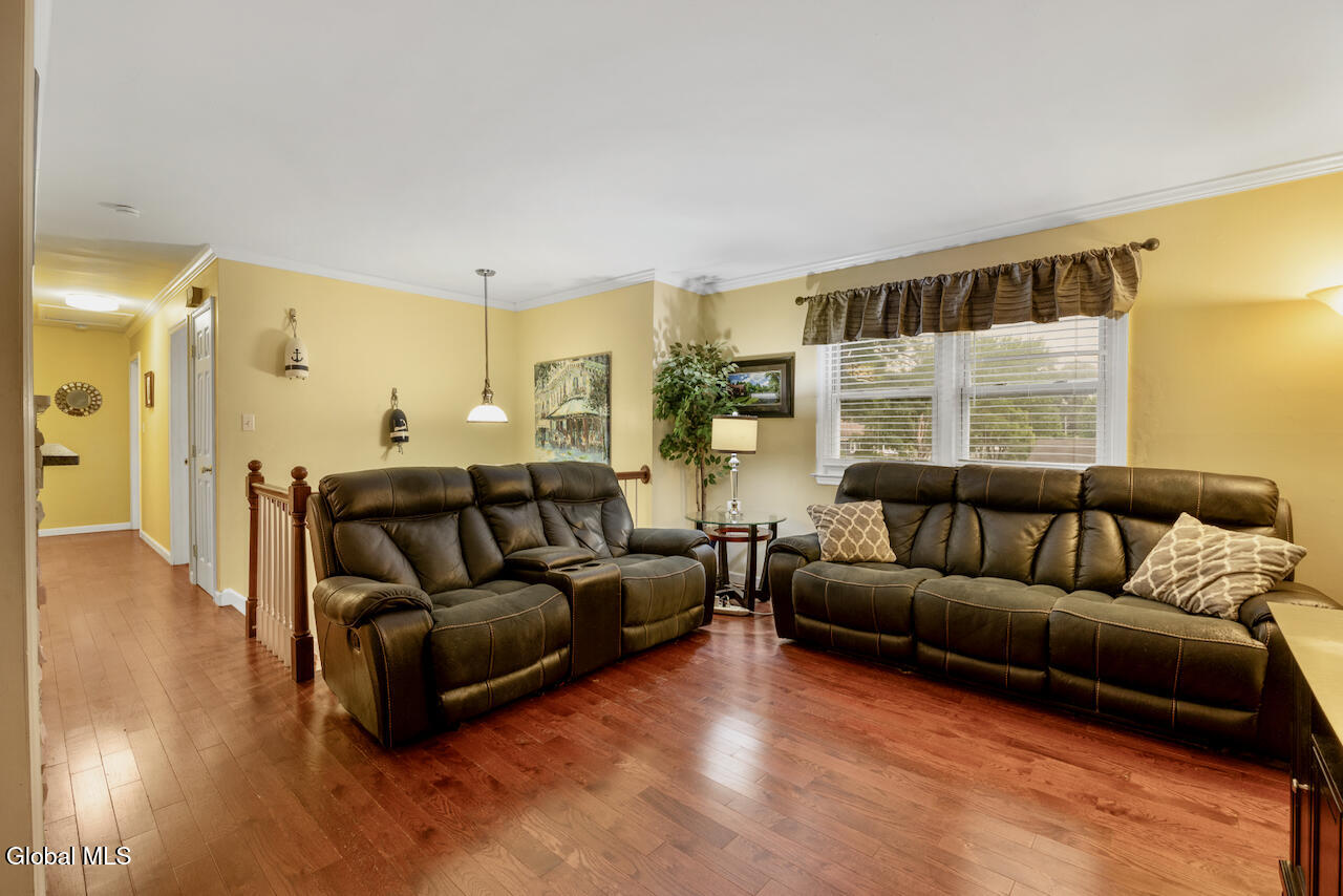 7 Glenwood Drive Saratoga Springs NY 12866