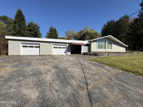 112 Country Ridge Court Amsterdam NY 12010