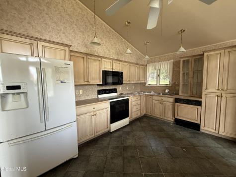 112 Country Ridge Court Amsterdam NY 12010