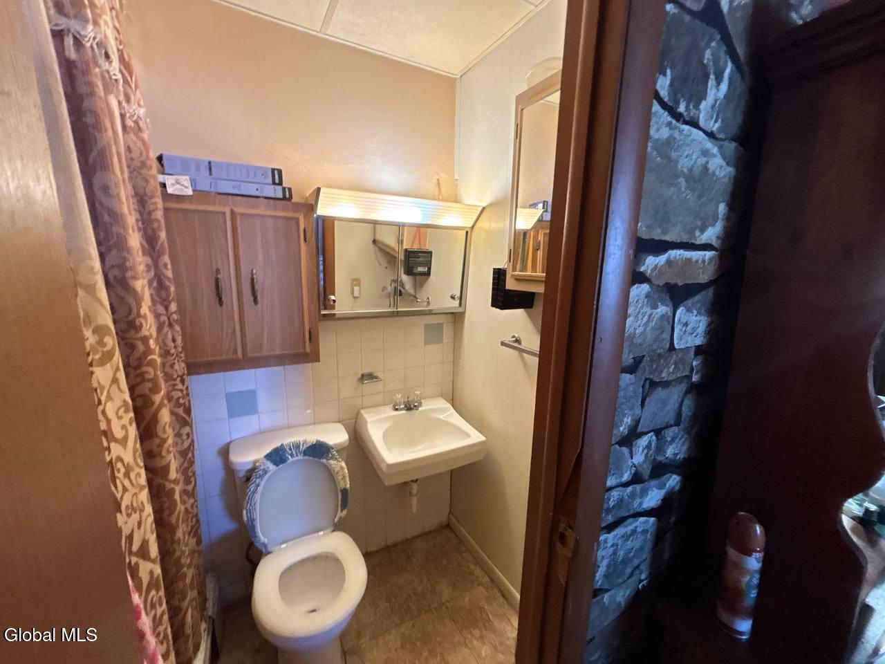 27 Franklin Street Gloversville NY 12078
