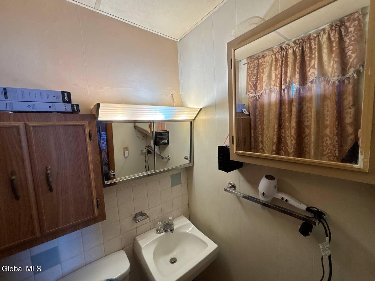 27 Franklin Street Gloversville NY 12078